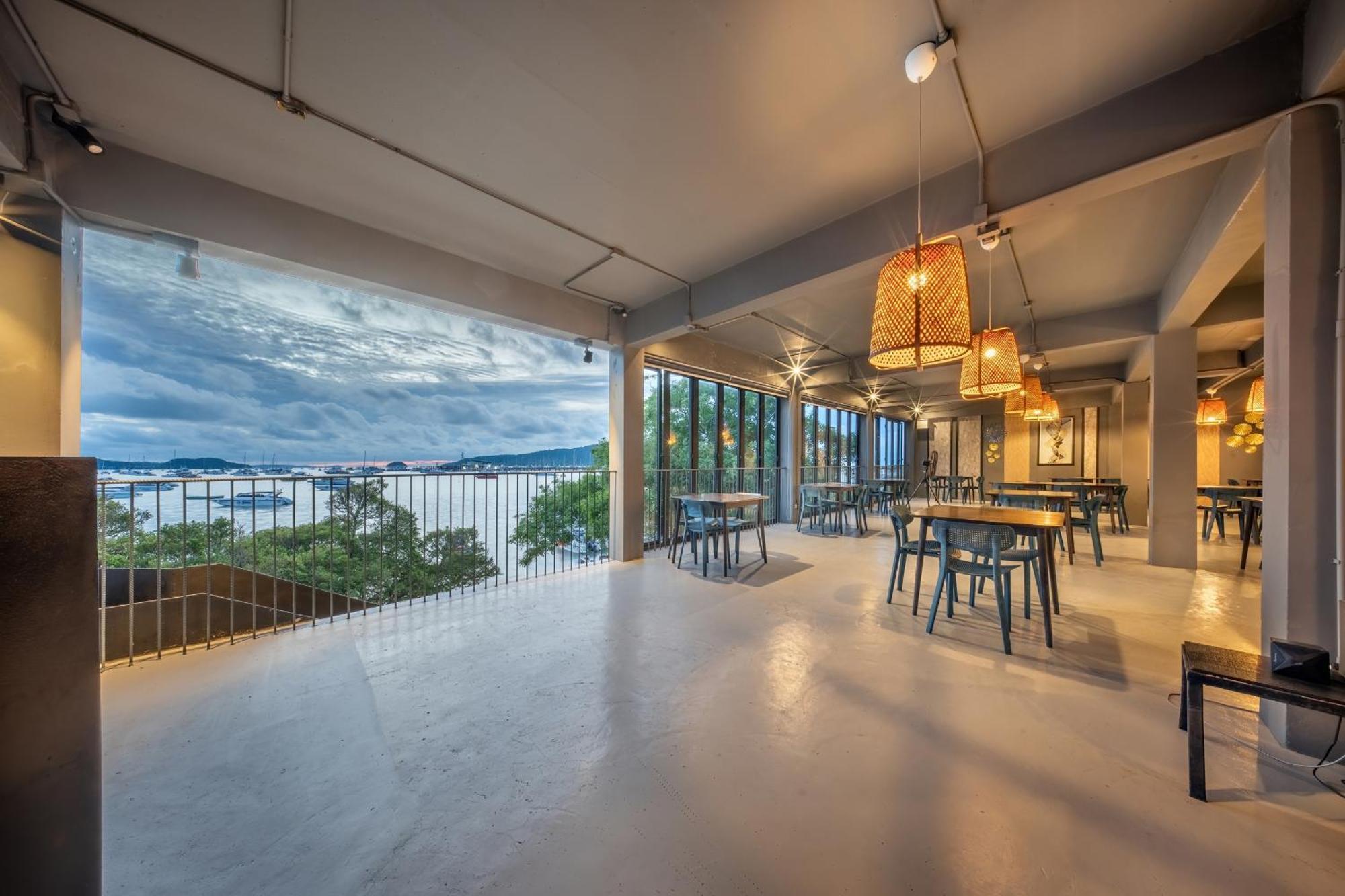 Shin Arch39 Phuket Beach Front - Sha Plus Chalong Exterior foto