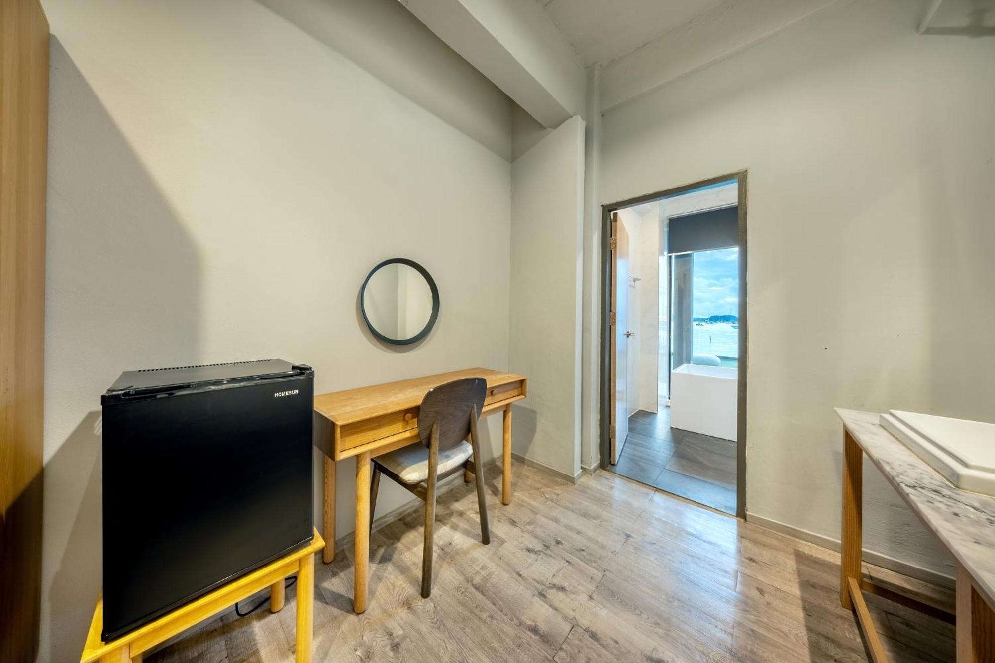Shin Arch39 Phuket Beach Front - Sha Plus Chalong Exterior foto