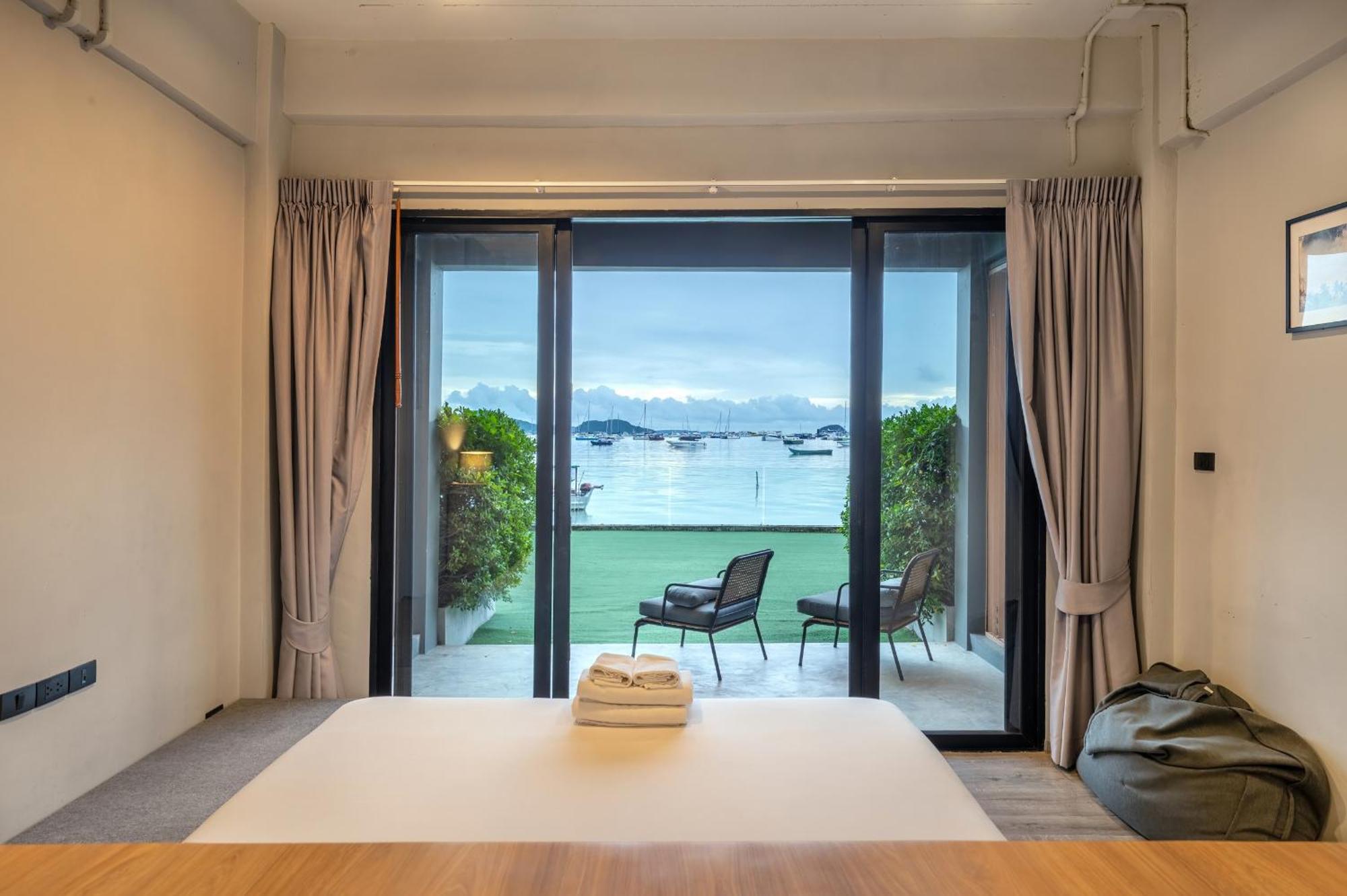 Shin Arch39 Phuket Beach Front - Sha Plus Chalong Exterior foto