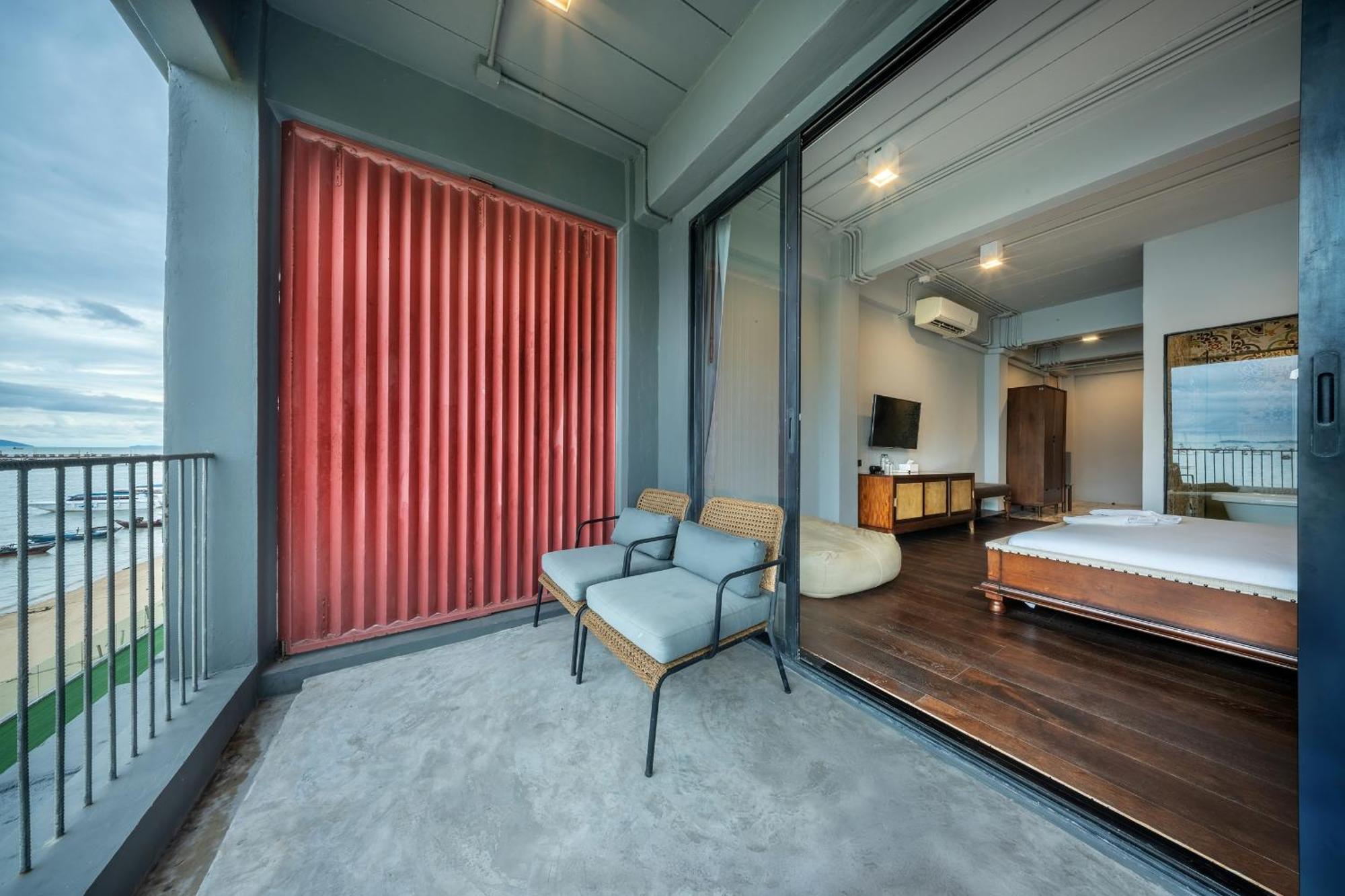 Shin Arch39 Phuket Beach Front - Sha Plus Chalong Exterior foto