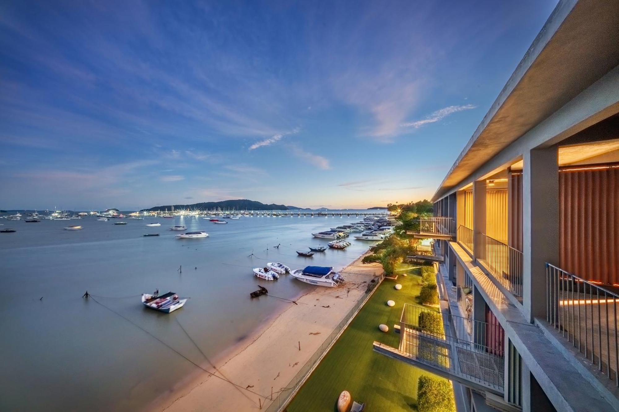 Shin Arch39 Phuket Beach Front - Sha Plus Chalong Exterior foto