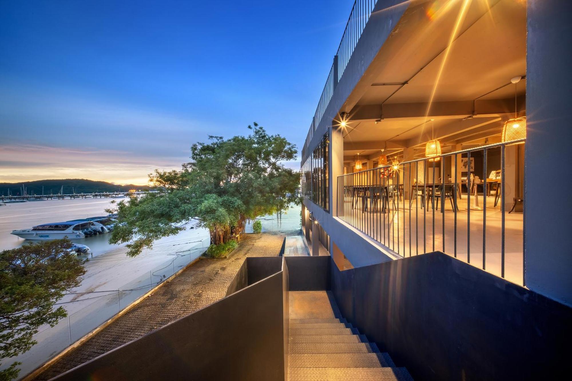Shin Arch39 Phuket Beach Front - Sha Plus Chalong Exterior foto
